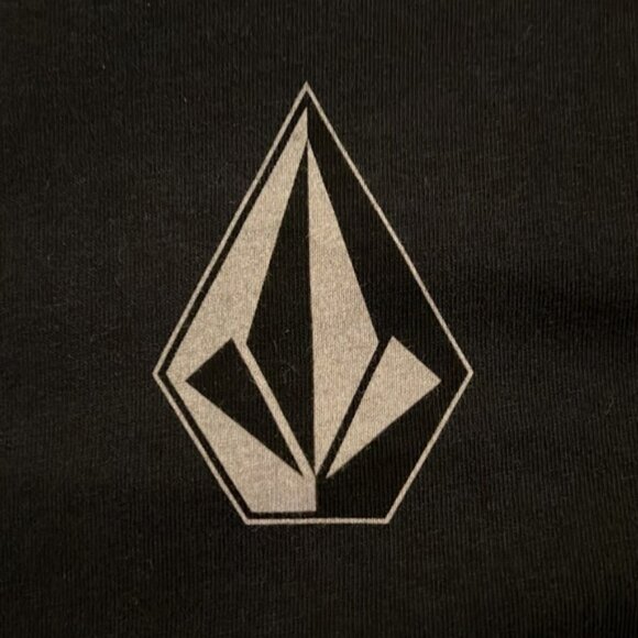 AUTHENTIC VOLCOM BLACK T-SHIRT - MENS MEDIUM - Picture 3 of 4